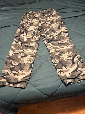 Men's Beige & Green Camo Cargo Pants